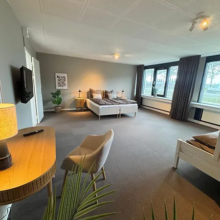 Dreamhouse Hotel *
